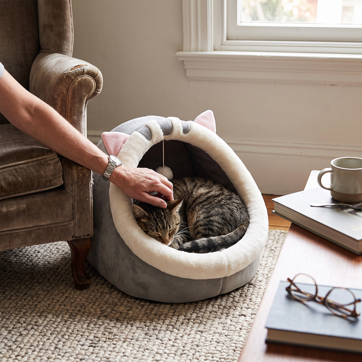 Foldable Cartoon Cat & Dog Bed | lifestyle